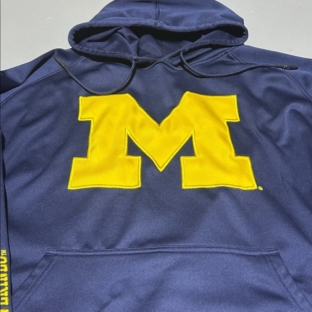 Champion University of Michigan Navy and Maize Embroidered Hoodie (Men XL)